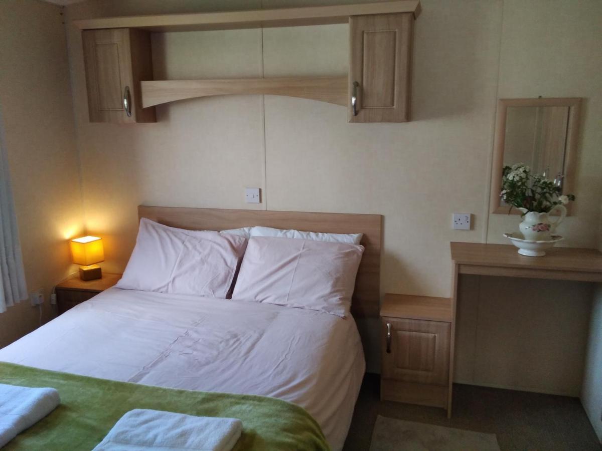 Private Caravan Situated At Parkdean Holiday Resort St Margaret'S At Cliffe Number 18 Saint Margaretʼs at Cliffe Exterior foto