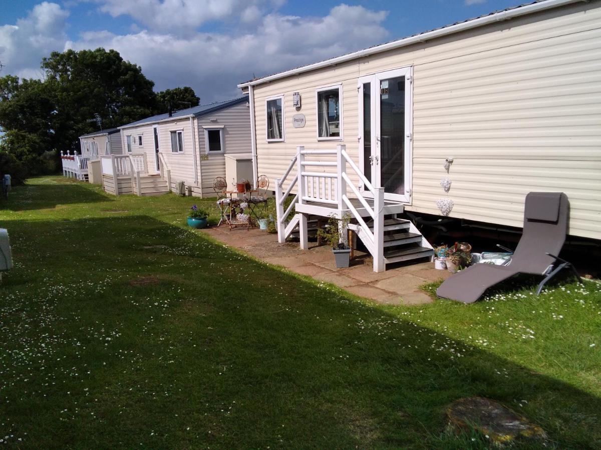 Private Caravan Situated At Parkdean Holiday Resort St Margaret'S At Cliffe Number 18 Saint Margaretʼs at Cliffe Exterior foto